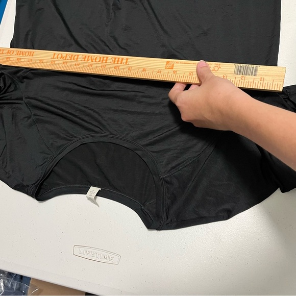 Lululemon Black Split Back Flyaway Tee Shirt T-Shirt Size 8 R2 - Picture 5 of 6